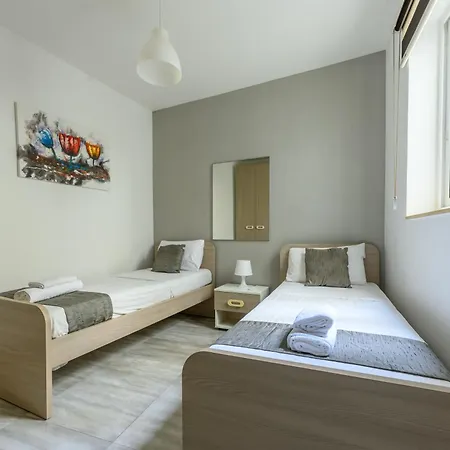 F8 2, Private Two Single Beds Shared Bathroom In Shared Flat Séjour chez l'habitant Msida
