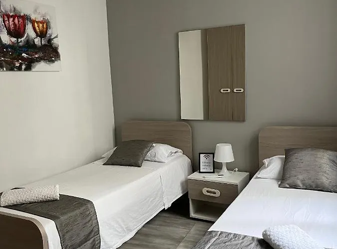 F8 2, Private Two Single Beds Shared Bathroom In Shared Flat Homestay Msida